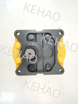 07446-66200  D15 17441-67502  D65  07443-67503 D85 Bulldozer Pump / Cast Iron Hydraulic Gear Pumps Silver Yellow Color Rate of Flow 200