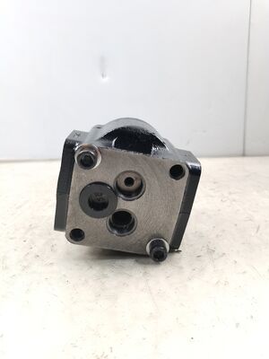 JCB Hydraulic Gear Pump Cast Iron and Aluminum alloy materials Industrial Grade Oil Transfer Pump Hydraulic Repair Parts Factory Supply
