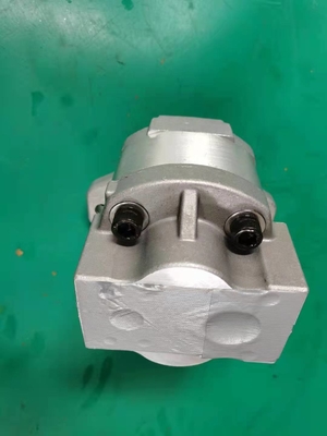705-11-30110 SAL40  Komatsu Bulldozer Gear Pump D455A  6.181KGS