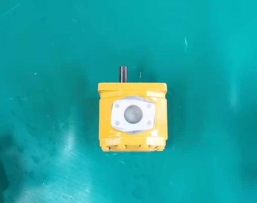 704-12-38100 Komatsu Hydraulic Gear Pump KAR80 D50A D50P D50PL D53S  14KGS