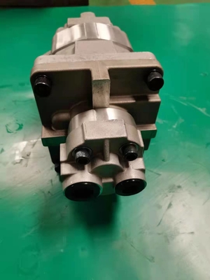 705-52-31070 Komatsu Gear Pump SAR80-8 H  PC750 PC750SE PC800 PC800SE